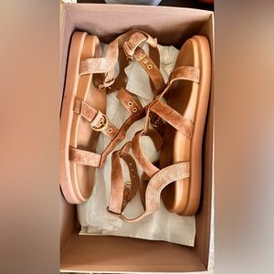 Gianvito Rossi Gladiator Sandals – Pralin 🧡